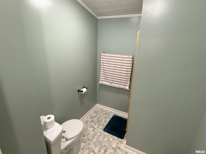 1100 CATHERINE Street, Metropolis, Illinois 62960, 4 Bedrooms Bedrooms, 0 ,2 BathroomsBathrooms,Residential,For Sale,CATHERINE,0,RMAEB459718
