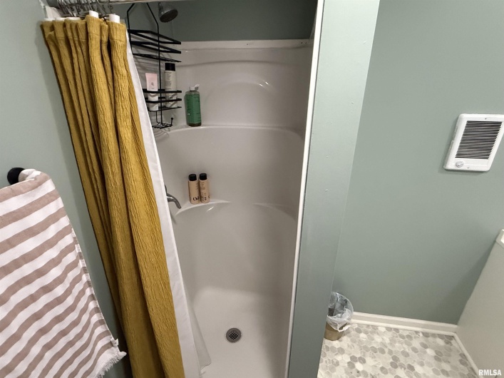 1100 CATHERINE Street, Metropolis, Illinois 62960, 4 Bedrooms Bedrooms, 0 ,2 BathroomsBathrooms,Residential,For Sale,CATHERINE,0,RMAEB459718