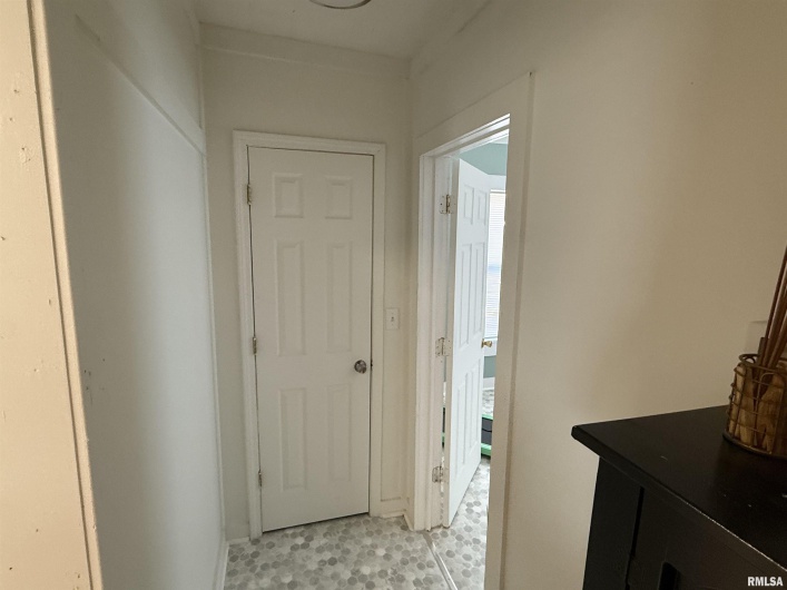 1100 CATHERINE Street, Metropolis, Illinois 62960, 4 Bedrooms Bedrooms, 0 ,2 BathroomsBathrooms,Residential,For Sale,CATHERINE,0,RMAEB459718