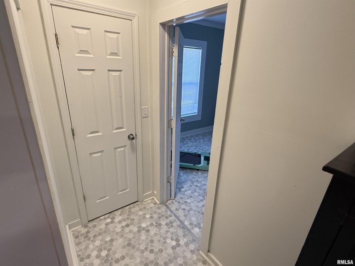 1100 CATHERINE Street, Metropolis, Illinois 62960, 4 Bedrooms Bedrooms, 0 ,2 BathroomsBathrooms,Residential,For Sale,CATHERINE,0,RMAEB459718