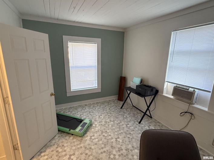 1100 CATHERINE Street, Metropolis, Illinois 62960, 4 Bedrooms Bedrooms, 0 ,2 BathroomsBathrooms,Residential,For Sale,CATHERINE,0,RMAEB459718
