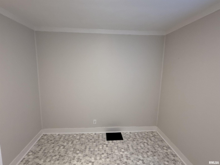 1100 CATHERINE Street, Metropolis, Illinois 62960, 4 Bedrooms Bedrooms, 0 ,2 BathroomsBathrooms,Residential,For Sale,CATHERINE,0,RMAEB459718