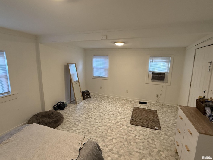 1100 CATHERINE Street, Metropolis, Illinois 62960, 4 Bedrooms Bedrooms, 0 ,2 BathroomsBathrooms,Residential,For Sale,CATHERINE,0,RMAEB459718
