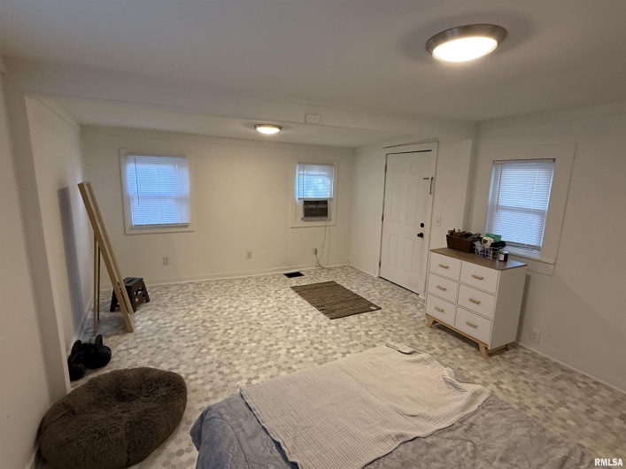 1100 CATHERINE Street, Metropolis, Illinois 62960, 4 Bedrooms Bedrooms, 0 ,2 BathroomsBathrooms,Residential,For Sale,CATHERINE,0,RMAEB459718
