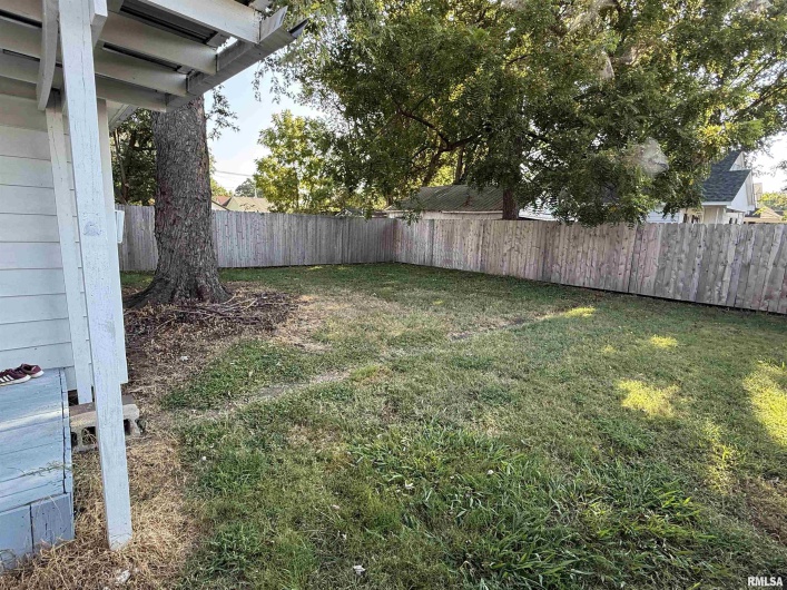 1100 CATHERINE Street, Metropolis, Illinois 62960, 4 Bedrooms Bedrooms, 0 ,2 BathroomsBathrooms,Residential,For Sale,CATHERINE,0,RMAEB459718