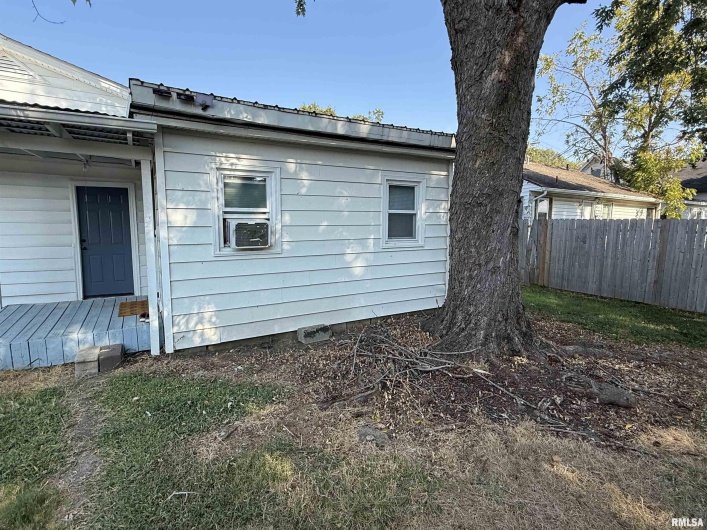 1100 CATHERINE Street, Metropolis, Illinois 62960, 4 Bedrooms Bedrooms, 0 ,2 BathroomsBathrooms,Residential,For Sale,CATHERINE,0,RMAEB459718