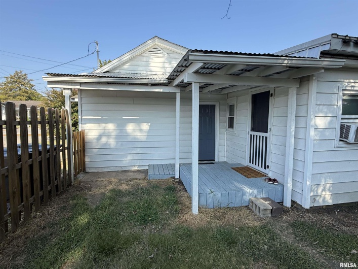 1100 CATHERINE Street, Metropolis, Illinois 62960, 4 Bedrooms Bedrooms, 0 ,2 BathroomsBathrooms,Residential,For Sale,CATHERINE,0,RMAEB459718