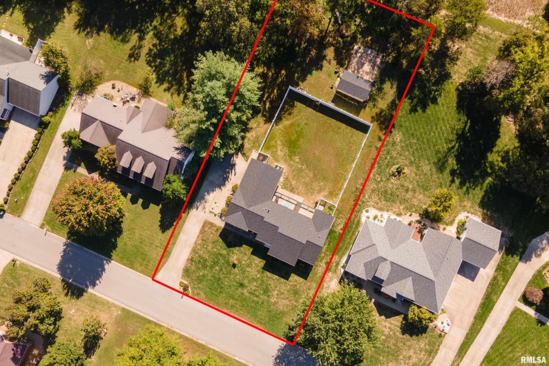 2701 HICKORY Lane, Marion, Illinois 62959, 3 Bedrooms Bedrooms, 0 ,2 BathroomsBathrooms,Residential,For Sale,HICKORY,0,RMAQC4268643