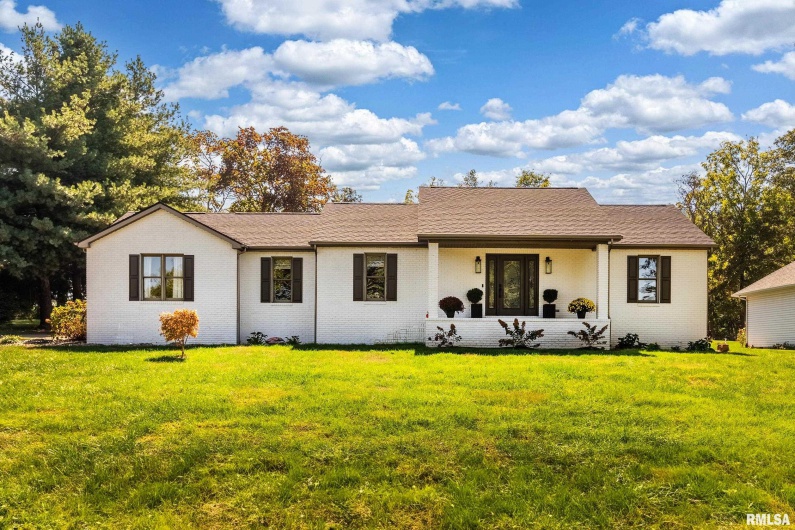 2701 HICKORY Lane, Marion, Illinois 62959, 3 Bedrooms Bedrooms, 0 ,2 BathroomsBathrooms,Residential,For Sale,HICKORY,0,RMAQC4268643