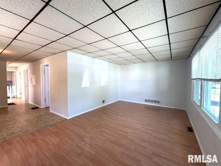 2027 HERBERT Street, Murphysboro, Illinois 62966, 2 Bedrooms Bedrooms, 0 ,1 BathroomBathrooms,Residential,For Sale,HERBERT,0,RMAEB460220