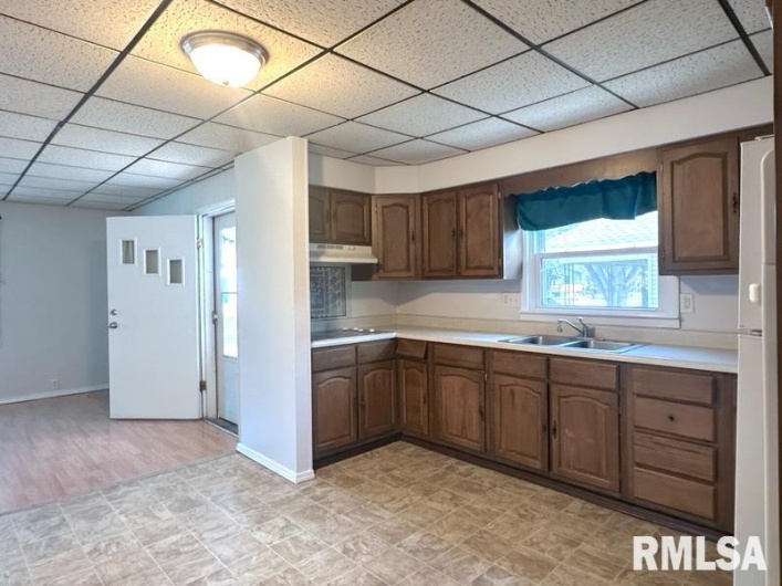 2027 HERBERT Street, Murphysboro, Illinois 62966, 2 Bedrooms Bedrooms, 0 ,1 BathroomBathrooms,Residential,For Sale,HERBERT,0,RMAEB460220