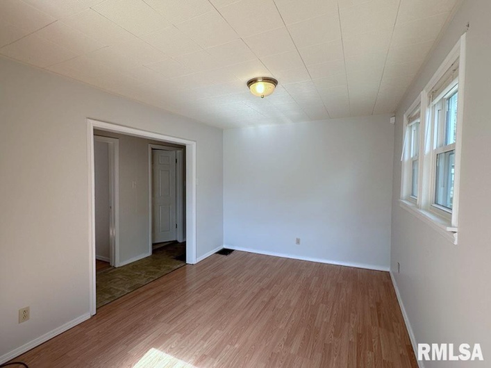 2027 HERBERT Street, Murphysboro, Illinois 62966, 2 Bedrooms Bedrooms, 0 ,1 BathroomBathrooms,Residential,For Sale,HERBERT,0,RMAEB460220