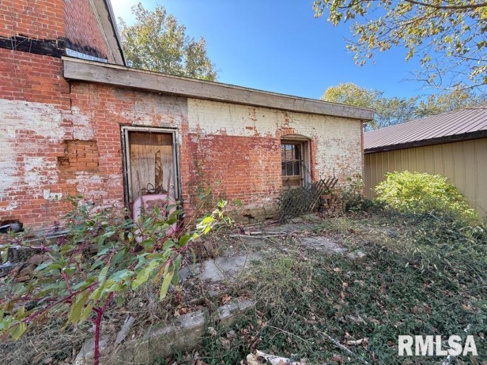 217 MARKET Street, Golconda, Illinois 62938-9998, 3 Bedrooms Bedrooms, 0 ,0,Residential,For Sale,MARKET,0,RMAQC4268655