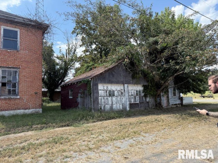 217 MARKET Street, Golconda, Illinois 62938-9998, 3 Bedrooms Bedrooms, 0 ,0,Residential,For Sale,MARKET,0,RMAQC4268655