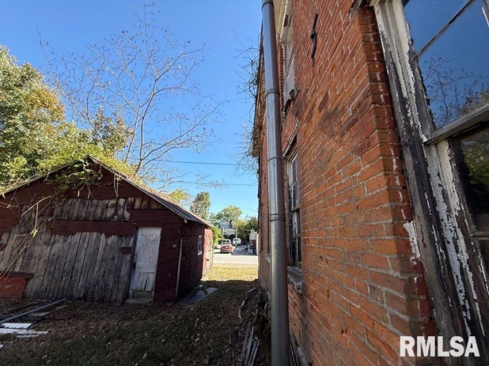 217 MARKET Street, Golconda, Illinois 62938-9998, 3 Bedrooms Bedrooms, 0 ,0,Residential,For Sale,MARKET,0,RMAQC4268655