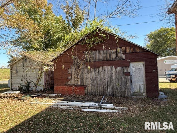 217 MARKET Street, Golconda, Illinois 62938-9998, 3 Bedrooms Bedrooms, 0 ,0,Residential,For Sale,MARKET,0,RMAQC4268655