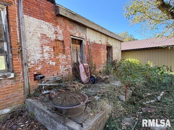217 MARKET Street, Golconda, Illinois 62938-9998, 3 Bedrooms Bedrooms, 0 ,0,Residential,For Sale,MARKET,0,RMAQC4268655