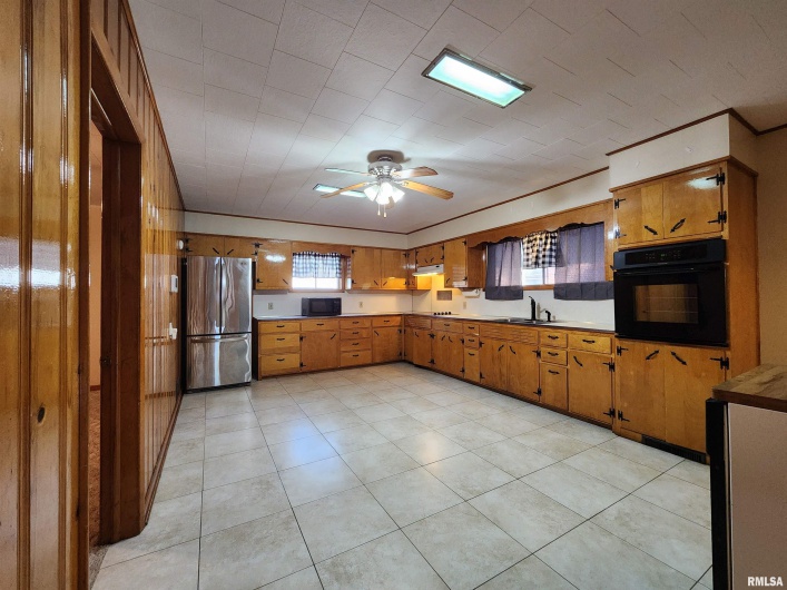 2308 ALEXANDER Street, Murphysboro, Illinois 62966, 3 Bedrooms Bedrooms, 0 ,1 BathroomBathrooms,Residential,For Sale,ALEXANDER,0,RMAEB460223