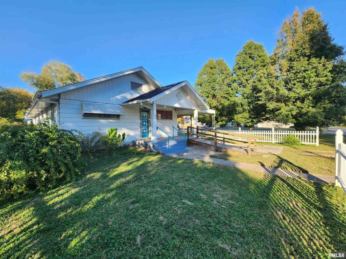 2308 ALEXANDER Street, Murphysboro, Illinois 62966, 3 Bedrooms Bedrooms, 0 ,1 BathroomBathrooms,Residential,For Sale,ALEXANDER,0,RMAEB460223