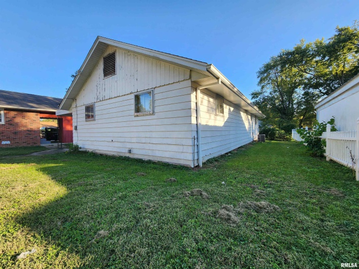 2308 ALEXANDER Street, Murphysboro, Illinois 62966, 3 Bedrooms Bedrooms, 0 ,1 BathroomBathrooms,Residential,For Sale,ALEXANDER,0,RMAEB460223