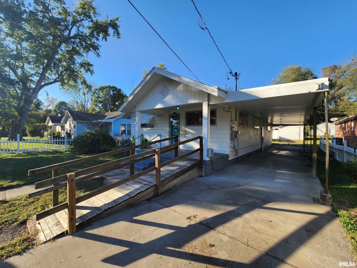2308 ALEXANDER Street, Murphysboro, Illinois 62966, 3 Bedrooms Bedrooms, 0 ,1 BathroomBathrooms,Residential,For Sale,ALEXANDER,0,RMAEB460223