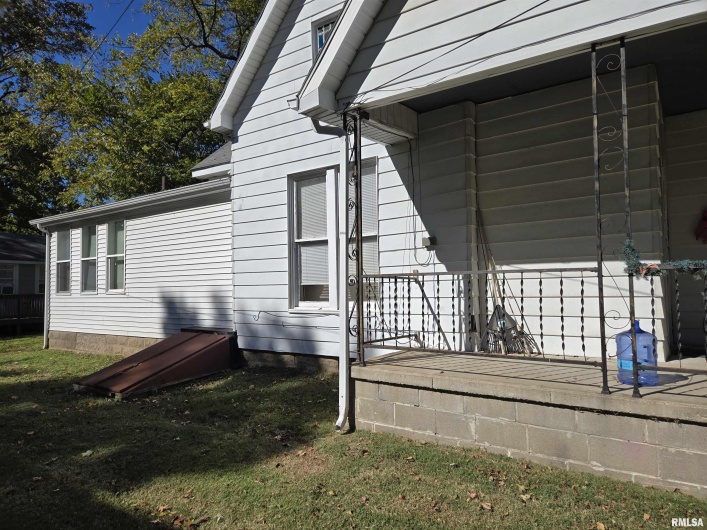 408 SPRINGER Street, Carbondale, Illinois 62901, 0 , 0 ,0,Residential Income,For Sale,SPRINGER,0,RMAEB460226