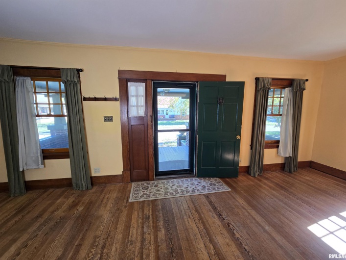 211 MCNEIL Street, Carterville, Illinois 62918, 2 Bedrooms Bedrooms, 0 ,2 BathroomsBathrooms,Residential,For Sale,MCNEIL,0,RMAQC4268669