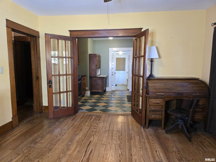 211 MCNEIL Street, Carterville, Illinois 62918, 2 Bedrooms Bedrooms, 0 ,2 BathroomsBathrooms,Residential,For Sale,MCNEIL,0,RMAQC4268669