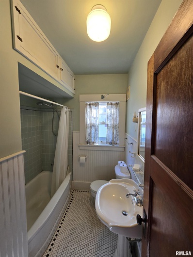 211 MCNEIL Street, Carterville, Illinois 62918, 2 Bedrooms Bedrooms, 0 ,2 BathroomsBathrooms,Residential,For Sale,MCNEIL,0,RMAQC4268669