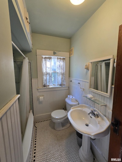 211 MCNEIL Street, Carterville, Illinois 62918, 2 Bedrooms Bedrooms, 0 ,2 BathroomsBathrooms,Residential,For Sale,MCNEIL,0,RMAQC4268669