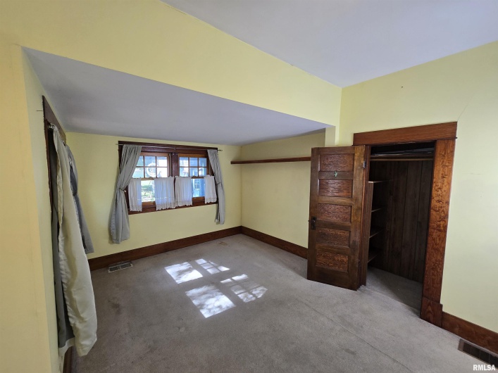 211 MCNEIL Street, Carterville, Illinois 62918, 2 Bedrooms Bedrooms, 0 ,2 BathroomsBathrooms,Residential,For Sale,MCNEIL,0,RMAQC4268669