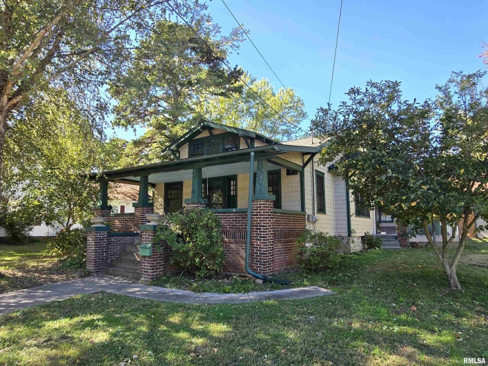 211 MCNEIL Street, Carterville, Illinois 62918, 2 Bedrooms Bedrooms, 0 ,2 BathroomsBathrooms,Residential,For Sale,MCNEIL,0,RMAQC4268669