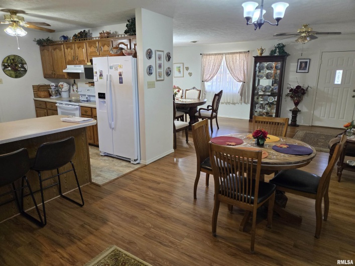1708 REMINGTON Court, Marion, Illinois 62959, 3 Bedrooms Bedrooms, 0 ,2 BathroomsBathrooms,Residential,For Sale,REMINGTON,0,RMAEB460232