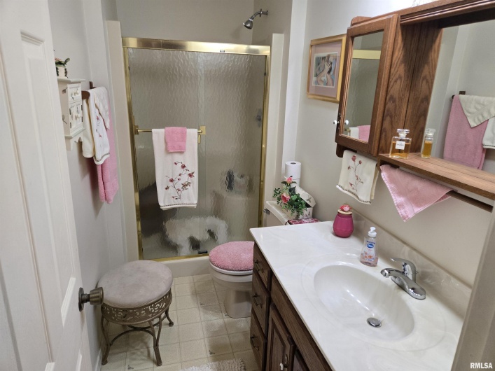 1708 REMINGTON Court, Marion, Illinois 62959, 3 Bedrooms Bedrooms, 0 ,2 BathroomsBathrooms,Residential,For Sale,REMINGTON,0,RMAEB460232