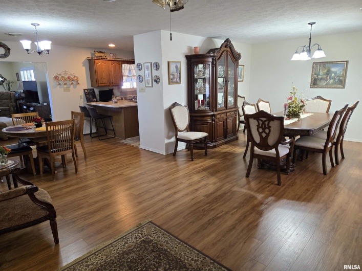 1708 REMINGTON Court, Marion, Illinois 62959, 3 Bedrooms Bedrooms, 0 ,2 BathroomsBathrooms,Residential,For Sale,REMINGTON,0,RMAEB460232