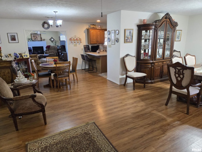 1708 REMINGTON Court, Marion, Illinois 62959, 3 Bedrooms Bedrooms, 0 ,2 BathroomsBathrooms,Residential,For Sale,REMINGTON,0,RMAEB460232
