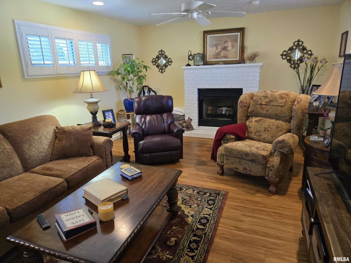 1708 REMINGTON Court, Marion, Illinois 62959, 3 Bedrooms Bedrooms, 0 ,2 BathroomsBathrooms,Residential,For Sale,REMINGTON,0,RMAEB460232