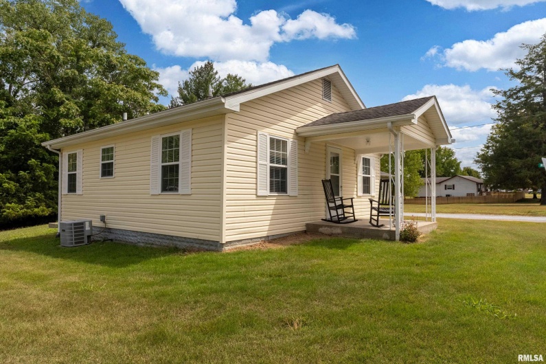 491 WELLS Road, Murphysboro, Illinois 62966, 2 Bedrooms Bedrooms, 0 ,1 BathroomBathrooms,Residential,For Sale,WELLS,0,RMAEB459634