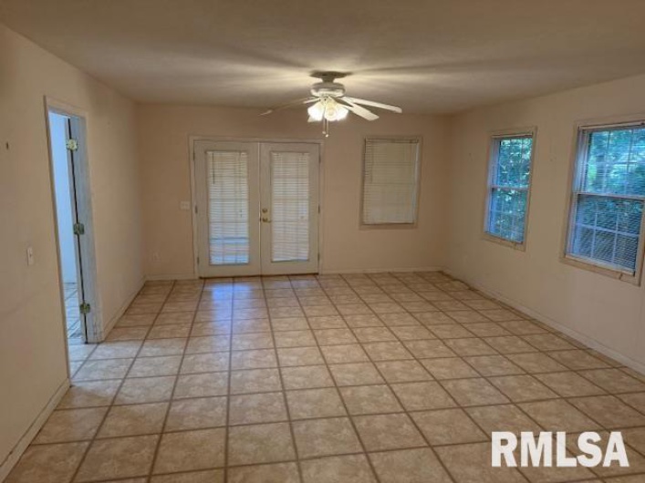 538 17TH Street, Murphysboro, Illinois 62966, 2 Bedrooms Bedrooms, 0 ,2 BathroomsBathrooms,Residential,For Sale,17TH,0,RMAEB460229