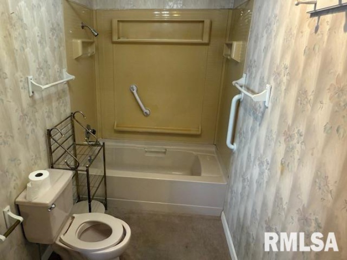 538 17TH Street, Murphysboro, Illinois 62966, 2 Bedrooms Bedrooms, 0 ,2 BathroomsBathrooms,Residential,For Sale,17TH,0,RMAEB460229