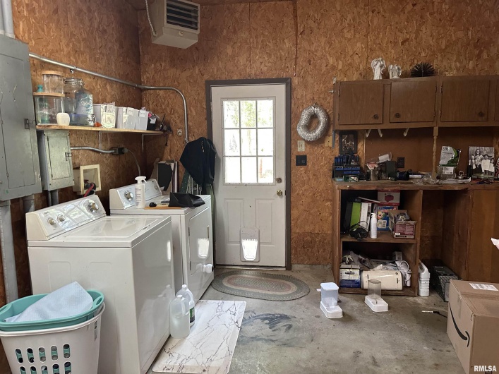 1307 CHARLES Street, Carterville, Illinois 62918, 3 Bedrooms Bedrooms, 0 ,2 BathroomsBathrooms,Residential,For Sale,CHARLES,0,RMAEB460237