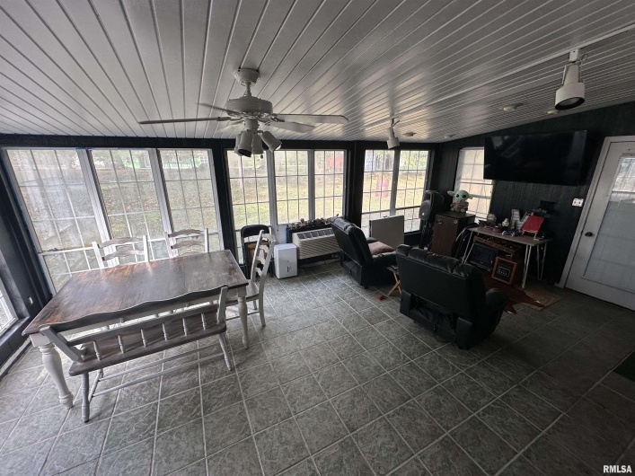 1307 CHARLES Street, Carterville, Illinois 62918, 3 Bedrooms Bedrooms, 0 ,2 BathroomsBathrooms,Residential,For Sale,CHARLES,0,RMAEB460237