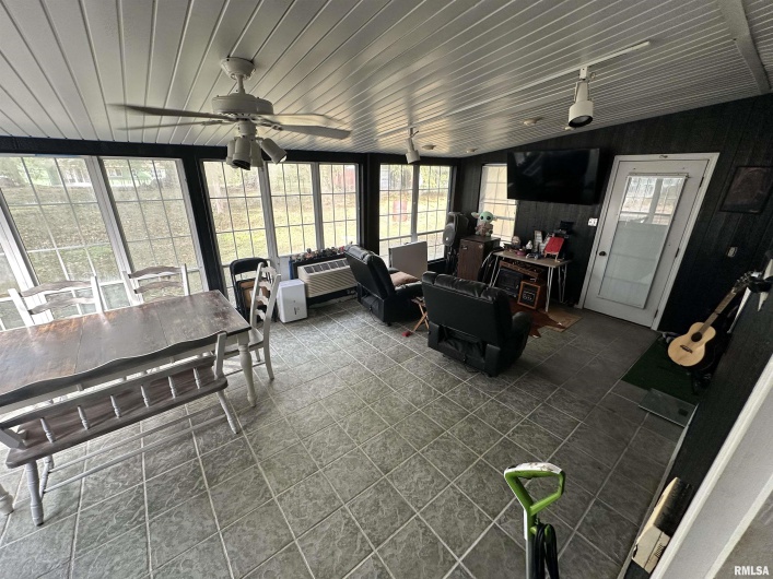 1307 CHARLES Street, Carterville, Illinois 62918, 3 Bedrooms Bedrooms, 0 ,2 BathroomsBathrooms,Residential,For Sale,CHARLES,0,RMAEB460237