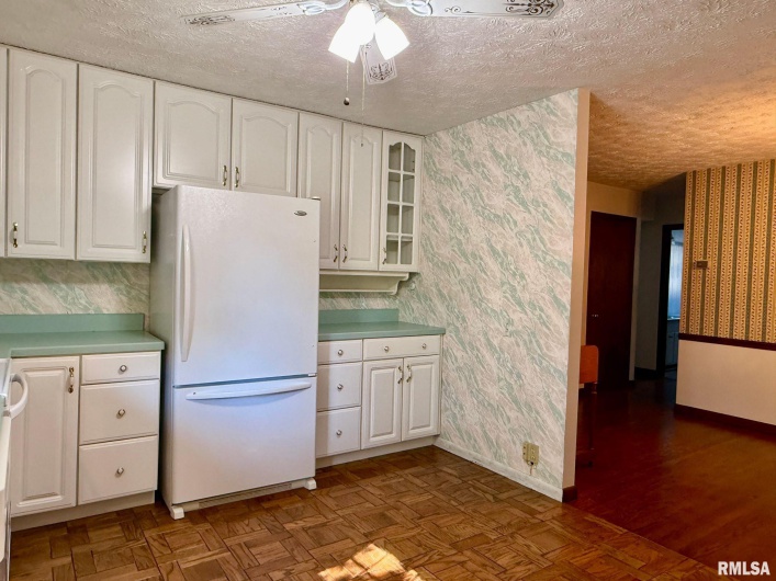 1400 CATHERINE Street, Metropolis, Illinois 62960, 3 Bedrooms Bedrooms, 0 ,2 BathroomsBathrooms,Residential,For Sale,CATHERINE,0,RMAEB460240