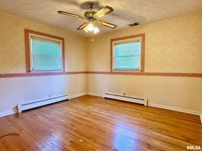 1400 CATHERINE Street, Metropolis, Illinois 62960, 3 Bedrooms Bedrooms, 0 ,2 BathroomsBathrooms,Residential,For Sale,CATHERINE,0,RMAEB460240