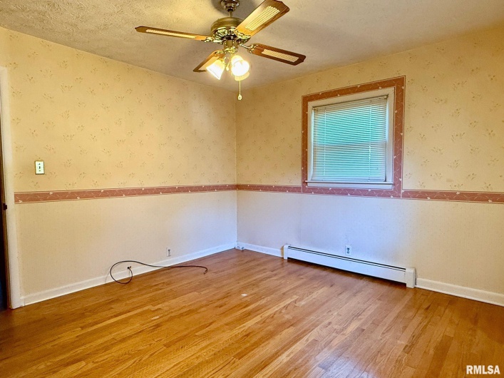 1400 CATHERINE Street, Metropolis, Illinois 62960, 3 Bedrooms Bedrooms, 0 ,2 BathroomsBathrooms,Residential,For Sale,CATHERINE,0,RMAEB460240