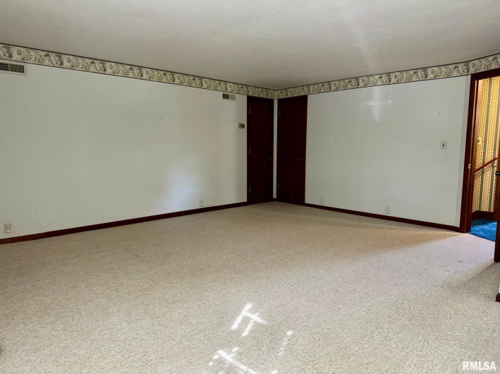 1400 CATHERINE Street, Metropolis, Illinois 62960, 3 Bedrooms Bedrooms, 0 ,2 BathroomsBathrooms,Residential,For Sale,CATHERINE,0,RMAEB460240