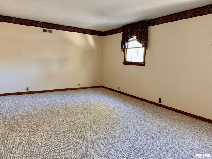 1400 CATHERINE Street, Metropolis, Illinois 62960, 3 Bedrooms Bedrooms, 0 ,2 BathroomsBathrooms,Residential,For Sale,CATHERINE,0,RMAEB460240