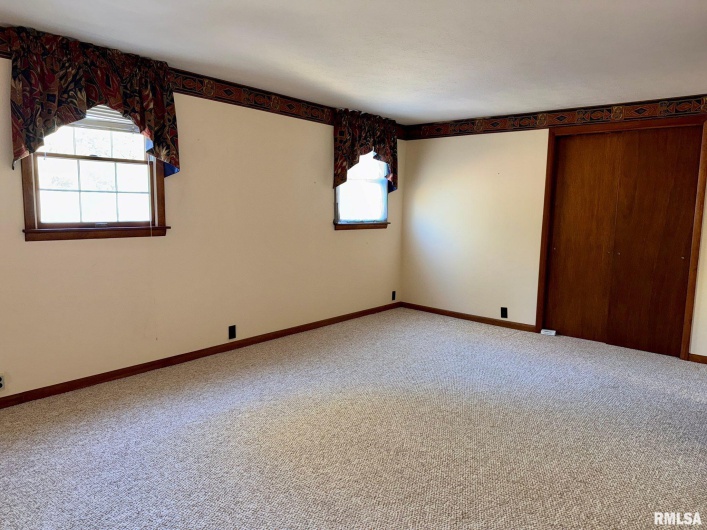 1400 CATHERINE Street, Metropolis, Illinois 62960, 3 Bedrooms Bedrooms, 0 ,2 BathroomsBathrooms,Residential,For Sale,CATHERINE,0,RMAEB460240