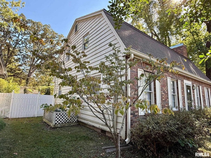 1400 CATHERINE Street, Metropolis, Illinois 62960, 3 Bedrooms Bedrooms, 0 ,2 BathroomsBathrooms,Residential,For Sale,CATHERINE,0,RMAEB460240
